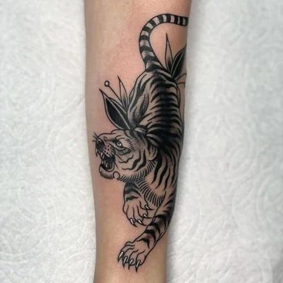 Chelstine Clibourne tattoo 027