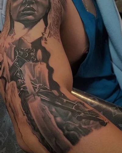 Thurston tattoo 022