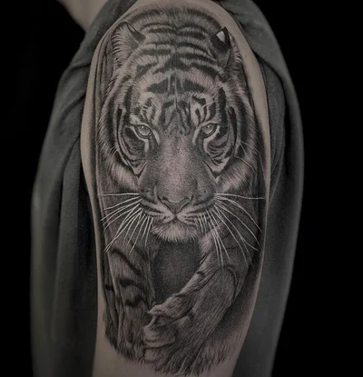 Christina Ramos tattoo 007