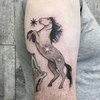 Ryan Johnson tattoo 042