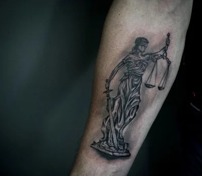 Colt tattoo 019