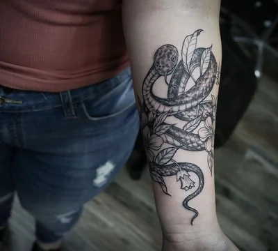Colt tattoo 020