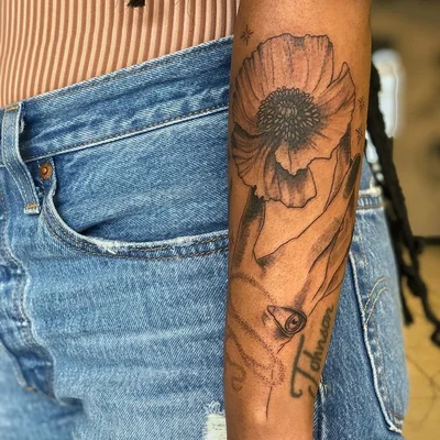 Tina Poe tattoo 015
