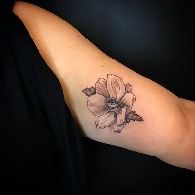 Tina Poe tattoo 032
