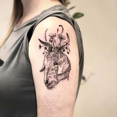 Tina Poe tattoo 033