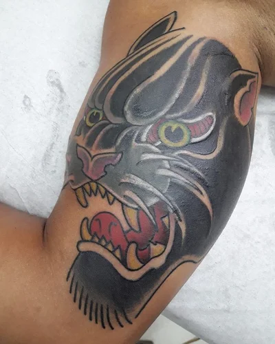 Tatiana Oliveira tattoo 041