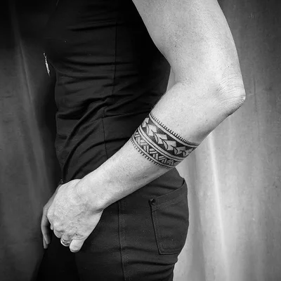 Tolle tattoo 007
