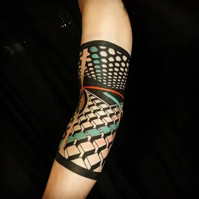Tolle tattoo 010