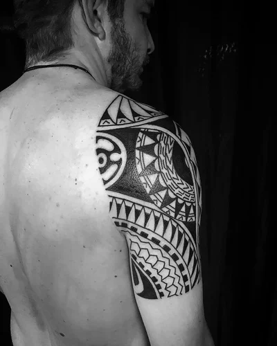 Tolle tattoo 020