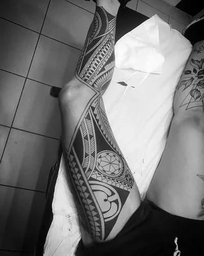 Tolle tattoo 027