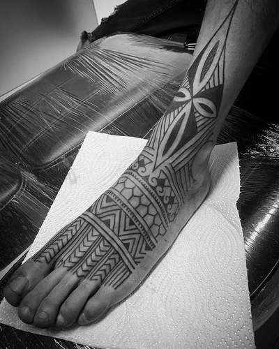 Tolle tattoo 031