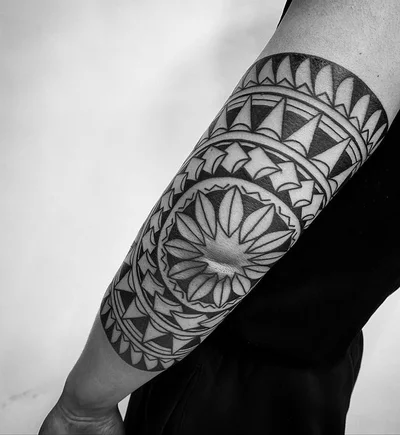 Tolle tattoo 033