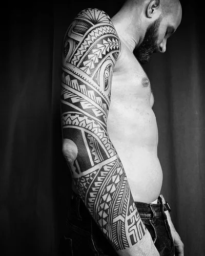Tolle tattoo 041
