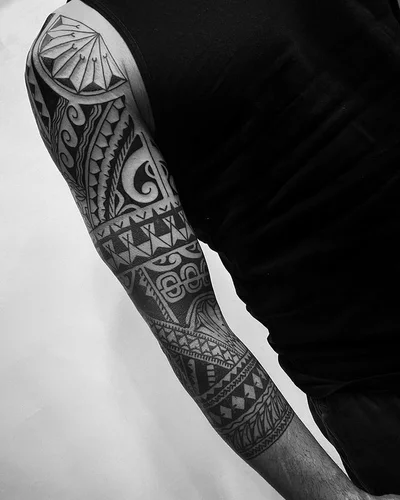 Tolle tattoo 042