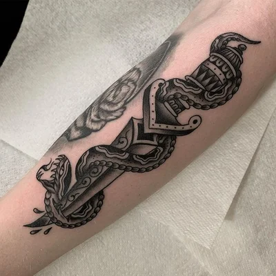 Tom Brown tattoo 015
