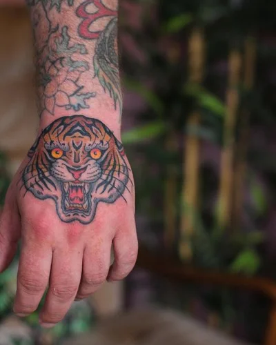 Tom Brown tattoo 018