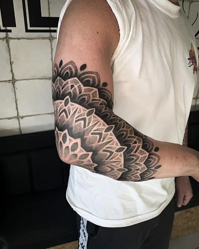 Tom Birch tattoo 012
