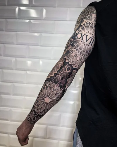 Tom Birch tattoo 030