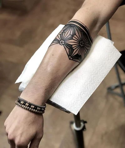 Tom Birch tattoo 032