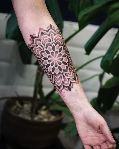 Tom Birch tattoo 042