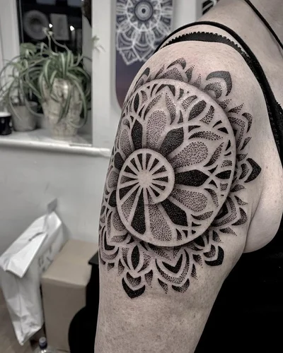 Tom Birch tattoo 046