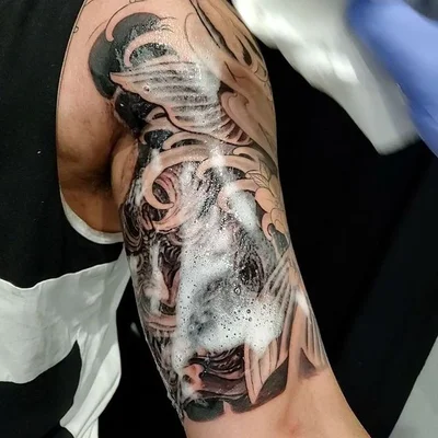 Tommy KT tattoo 010