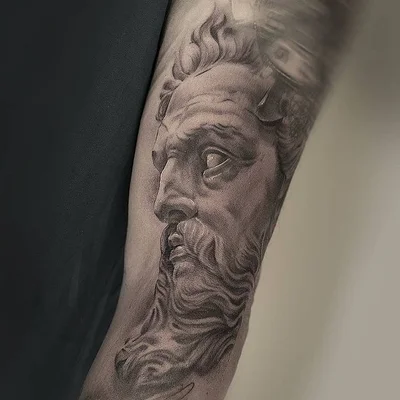 Tom tattoo 018
