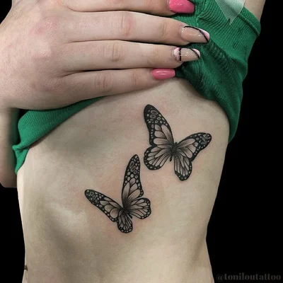 Toni Lou tattoo 019