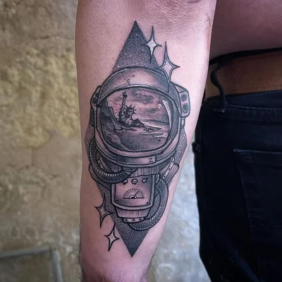 Toni Lou tattoo 045