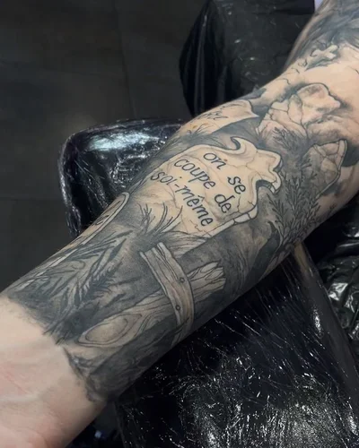 Toni Lou tattoo 049