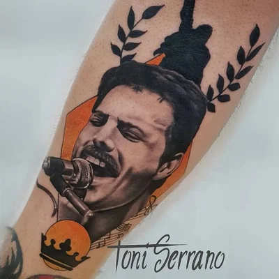 Toni Serrano tattoo 016