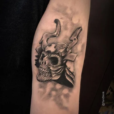 Toni Skink tattoo 028