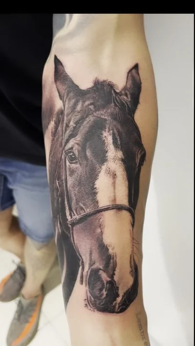 Tony Gomes tattoo 012