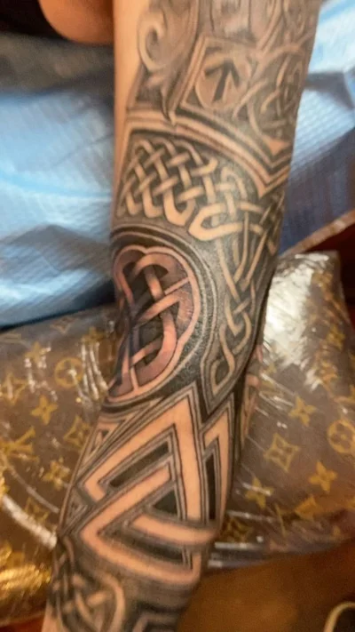 Tony Urbanek tattoo 041