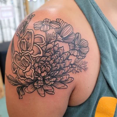 Jennifer Lynne Woods tattoo 032
