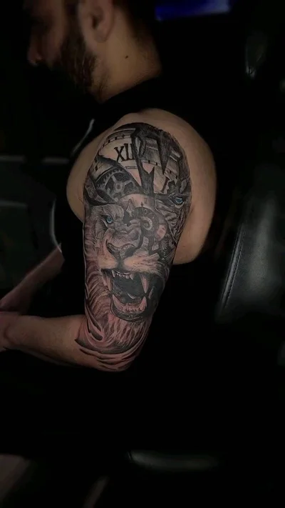 Anthony Sinclair tattoo 007