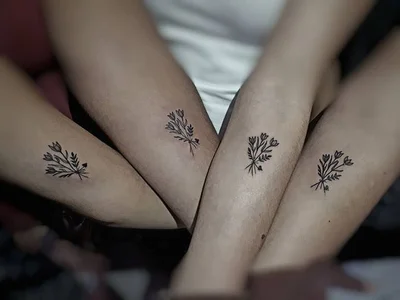 Tota Alvaro tattoo 018