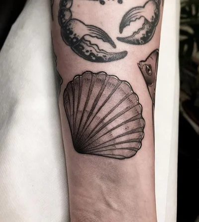 Tracy Maxias tattoo 021