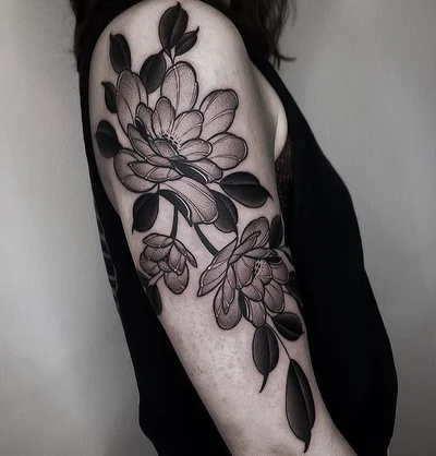 Tracy Maxias tattoo 041