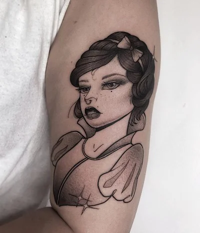 Tracy Maxias tattoo 042