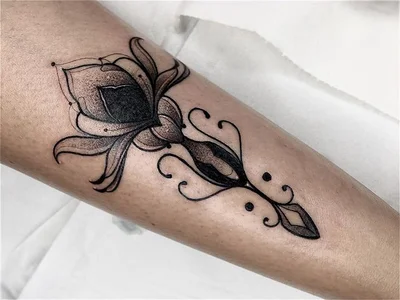Tracy Maxias tattoo 048