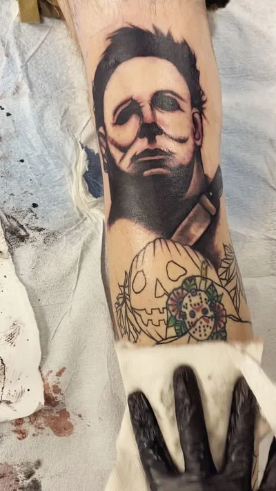 Amanda Cokewell tattoo 019