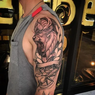 Travis Clark tattoo 030