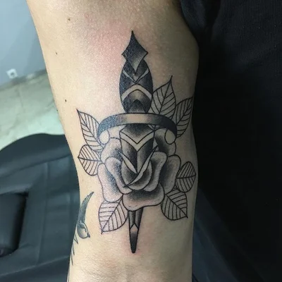 Triparte Tattoo tattoo 043