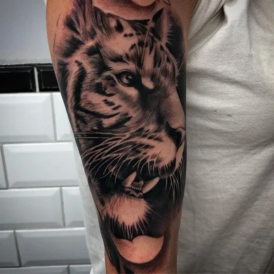 Alex Killington tattoo 018