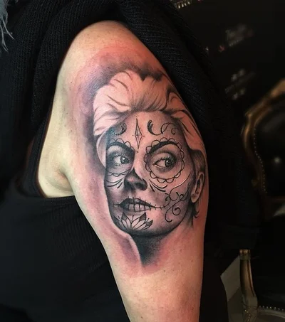 Sarah tattoo 037