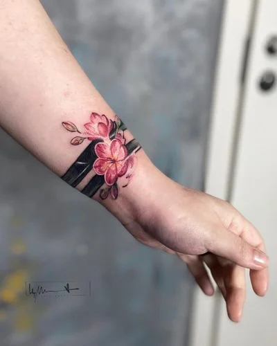 Masha Tsegelnik tattoo 033