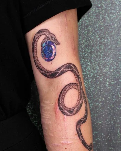 Anya Tsyna tattoo 015