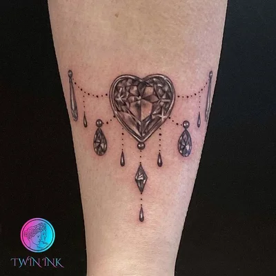 Kat Swann tattoo 012