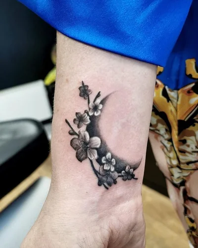 Kat Swann tattoo 031
